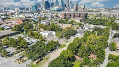 607 N Live Oak St, Houston, TX 77003 .